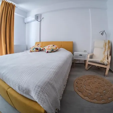 Queen's View Studio - Beachfront Apartment Navodari