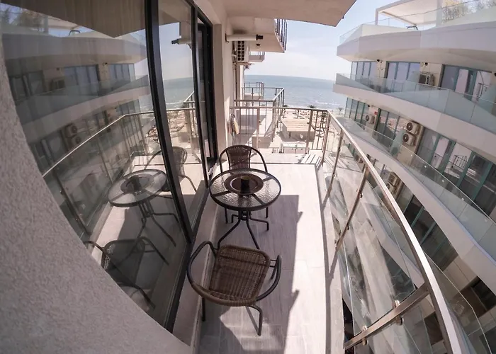 Apartment Queen's View Studio - Beachfront Navodari