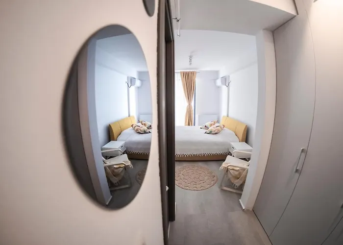 Queen's View Studio - Beachfront Apartment Navodari